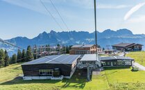 Bahnanlage eines Sessellifts in den Bergen | © Bergbahnen Flumserberg AG