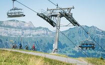 Sesselbahn befördert Mountainbikes den Berg hinauf | © Bergbahnen Flumserberg AG