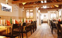 Innenraum eines Bergrestaurants mit Holzmobiliar | © Bergbahnen Flumserberg AG